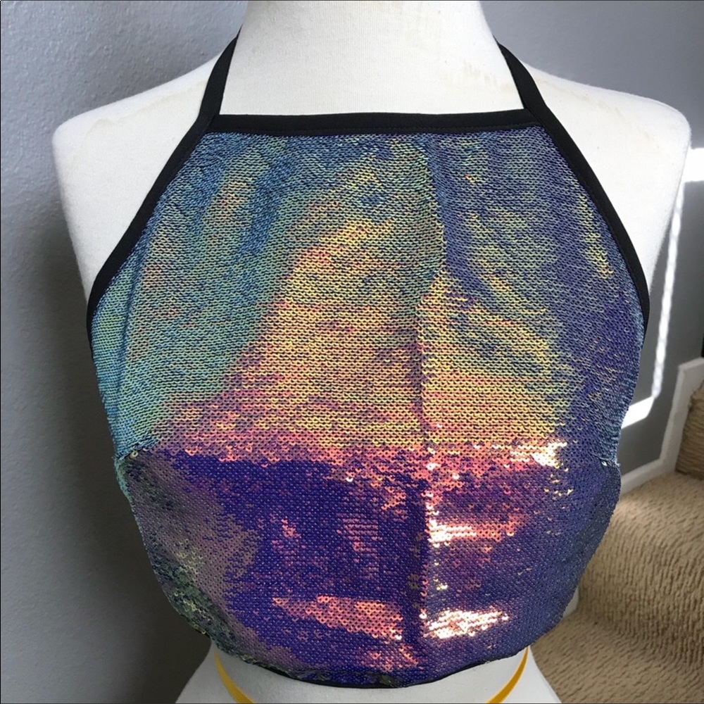 NWT iridescent sequin halter top. Changes color